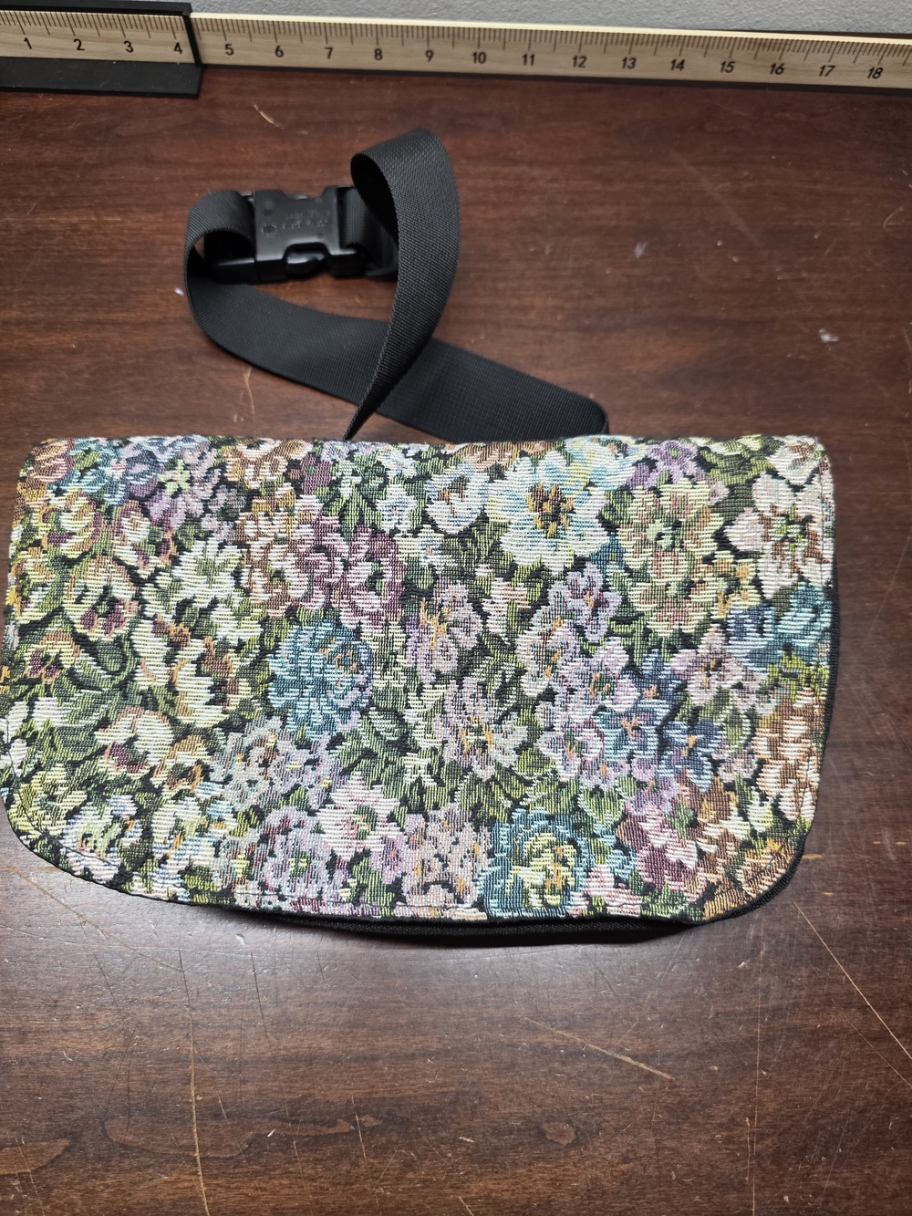 Floral Tapestry Crossbody Travel Bag - Multicolor